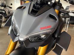 2024 Ducati Streetfighter V4 S Streetfighter Grey
