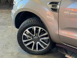 2019 Ford
Everest Titanium