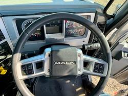 2023 Mack Superliner CLXT SUPERLINER 685