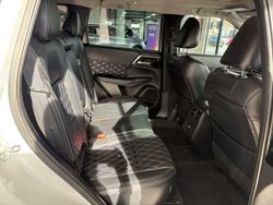 2023 Mitsubishi
Outlander PHEV Exceed
