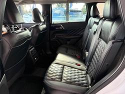 2023 Mitsubishi
Outlander PHEV Exceed