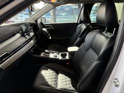 2023 Mitsubishi
Outlander PHEV Exceed