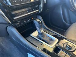 2023 Isuzu
MU-X LS-T