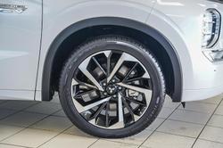 2022 Mitsubishi
                Outlander PHEV Exceed Tourer
