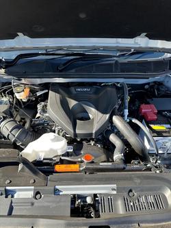2025 Isuzu D-MAX SX MY24 4X4 Dual Range Mercury Silver Metallic