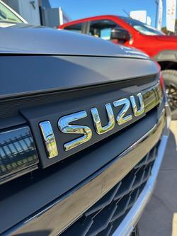 2025 Isuzu D-MAX SX MY24 4X4 Dual Range Mercury Silver Metallic