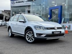 2017 Volkswagen
                Golf Alltrack 132TSI