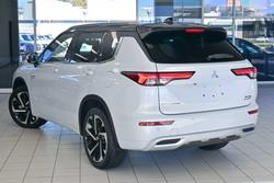 2022 Mitsubishi
Outlander PHEV Exceed Tourer