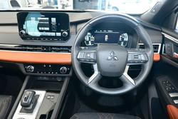 2022 Mitsubishi
Outlander PHEV Exceed Tourer