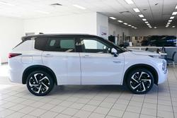 2022 Mitsubishi
Outlander PHEV Exceed Tourer