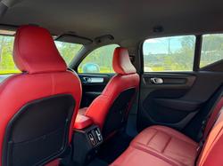 2018 Volvo
                XC40 T4 Momentum