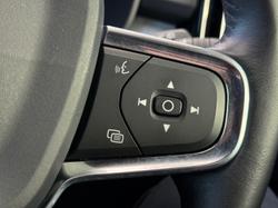 2018 Volvo
                XC40 T4 Momentum