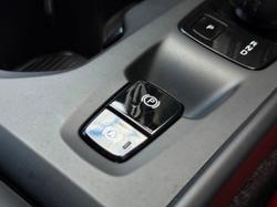 2018 Volvo
                XC40 T4 Momentum