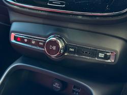 2018 Volvo
                XC40 T4 Momentum
