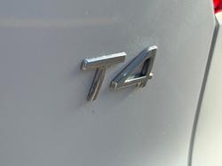 2018 Volvo
                XC40 T4 Momentum