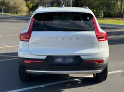 2018 Volvo
                XC40 T4 Momentum