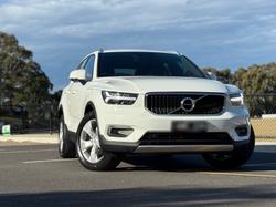 2018 Volvo
                XC40 T4 Momentum
