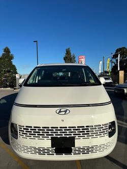 2025 Hyundai
STARIA