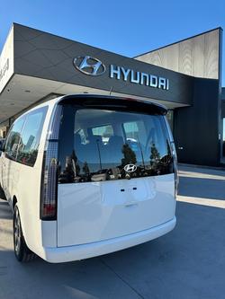 2025 Hyundai
STARIA