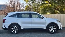 2022 Kia
                Sorento Sport