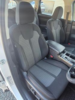 2022 Kia
                Sorento Sport