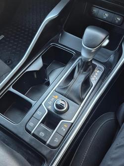 2022 Kia
                Sorento Sport