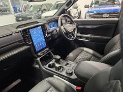 2023 Ford
Everest Platinum