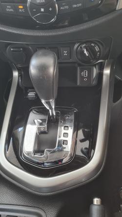 2021 Nissan
                Navara ST-X