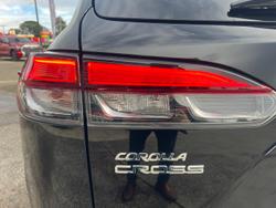 2022 Toyota
Corolla Cross Atmos