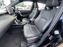 2022 Toyota
Corolla Cross Atmos