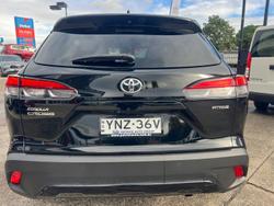 2022 Toyota
Corolla Cross Atmos