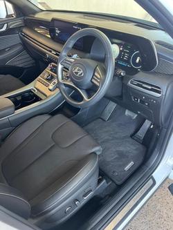 2024 Hyundai
Palisade Calligraphy Black Ink