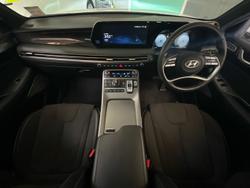 2024 Hyundai
Palisade Calligraphy Black Ink