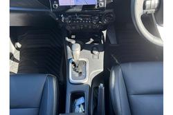 2024 Toyota
Hilux SR5 48V