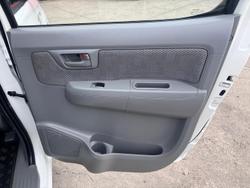 2007 Toyota Hilux SR KUN16R MY08 4x2 Glacier White