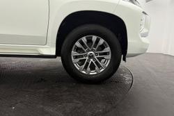 2022 Mitsubishi
Pajero Sport GLX