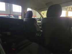 2020 Mitsubishi
Outlander ES