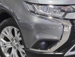 2020 Mitsubishi
Outlander ES
