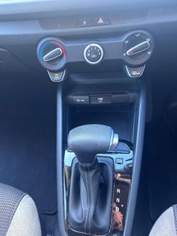 2021 Kia
                Rio S
