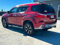 2019 Isuzu
MU-X LS-T