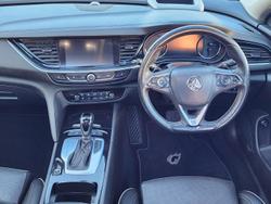 2017 Holden
Calais V