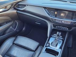 2017 Holden
Calais V