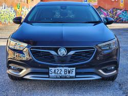 2017 Holden
Calais V