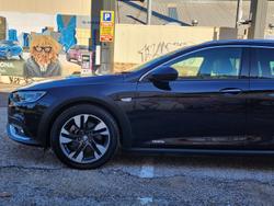 2017 Holden
Calais V