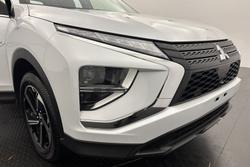 2023 Mitsubishi
Eclipse Cross PHEV ES