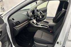 2023 Mitsubishi
Eclipse Cross PHEV ES