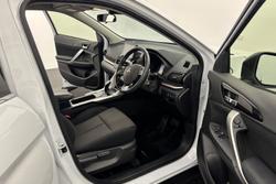2023 Mitsubishi
Eclipse Cross PHEV ES