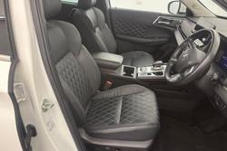 2022 Mitsubishi
Outlander PHEV Exceed