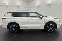 2022 Mitsubishi
Outlander PHEV Exceed