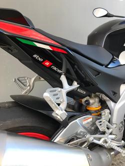 2018 Aprilia
                Tuono V4 1100 Factory 